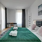 Blue Mandarin Riverside Premium Sauna & Gym Apartment *
