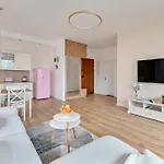 Apartment Blue Mandarin Riverside Premium Sauna & Gym