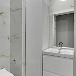 Blue Mandarin Riverside Premium Sauna & Gym Apartment
