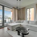 Apartment Blue Mandarin Riverside Premium Sauna & Gym