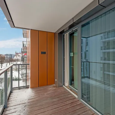 Blue Mandarin Riverside Premium Sauna & Gym Apartment