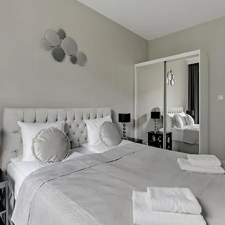 Blue Mandarin Riverside Premium Sauna & Gym Apartment *