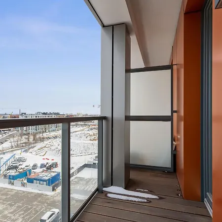 Blue Mandarin Riverside Premium Sauna & Gym Apartment