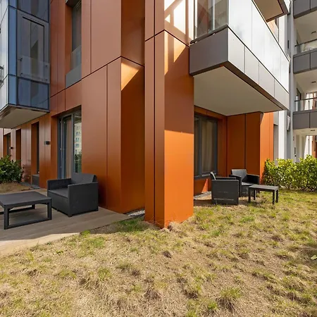 Apartment Blue Mandarin Riverside Premium Sauna & Gym