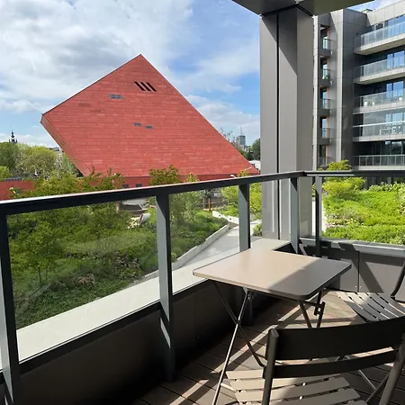 Apartment Blue Mandarin Riverside Premium Sauna & Gym