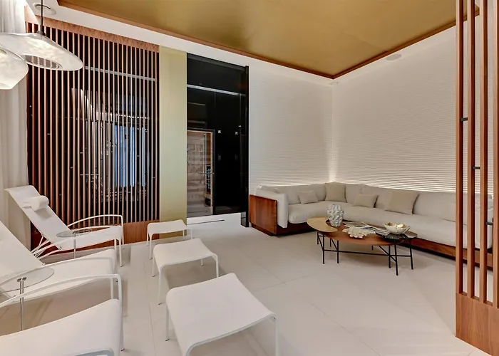 Blue Mandarin Riverside Premium Sauna & Gym Appartement